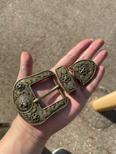 Load image into Gallery viewer, Buckle- 3p7 Bronze Brass or Chrome Silver Fits 1.5''-Horse