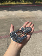 Load image into Gallery viewer, Buckle- 3p7 Bronze Brass or Chrome Silver Fits 1.5''-Horse