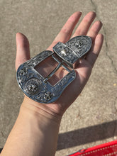 Load image into Gallery viewer, Buckle- 3p7 Bronze Brass or Chrome Silver Fits 1.5''-Horse