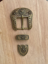 Cargar imagen en el visor de la galería, Buckle- 3p7 Bronze Brass or Chrome Silver Fits 1.5''-Longhorn