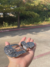 Cargar imagen en el visor de la galería, Buckle- 3p7 Bronze Brass or Chrome Silver Fits 1.5''-Longhorn