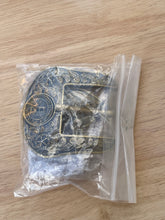 Cargar imagen en el visor de la galería, Buckle- 3p7 Bronze Brass or Chrome Silver Fits 1.5''-Prayer