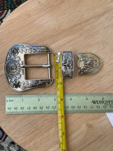 Cargar imagen en el visor de la galería, Buckle- 3p7 Bronze Brass or Chrome Silver Fits 1.5''-Prayer