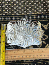 Cargar imagen en el visor de la galería, B55- Rooster Gold &amp; Silver
