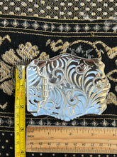 Cargar imagen en el visor de la galería, B55- Roosters Gold &amp; Silver

