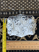Cargar imagen en el visor de la galería, B55- St. Jude Silver
