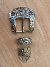 Cargar imagen en el visor de la galería, Buckle- 3p7 Bronze Brass or Chrome Silver Fits 1.5&#39;&#39;-Longhorn
